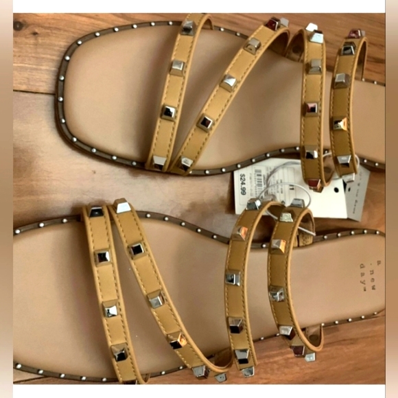A New Day Studded Nude Sandals, NWT, Womens Size 11 - Picture 3 of 3